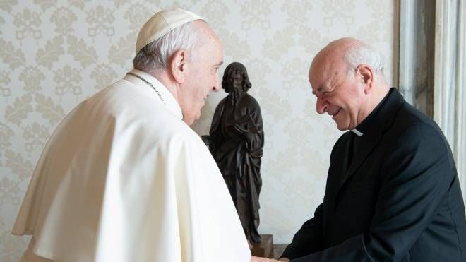 monsignor Vincenzo Paglia con papa Francesco (copyright Vatican Media)