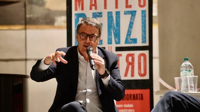 Matteo Renzi presenta a Firenze il suo libro "Il mostro" (Foto Cabras / New Press Photo)